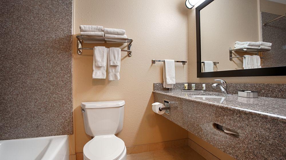 Best Western Plus Kansas City Airport - Kci East Bagian luar foto