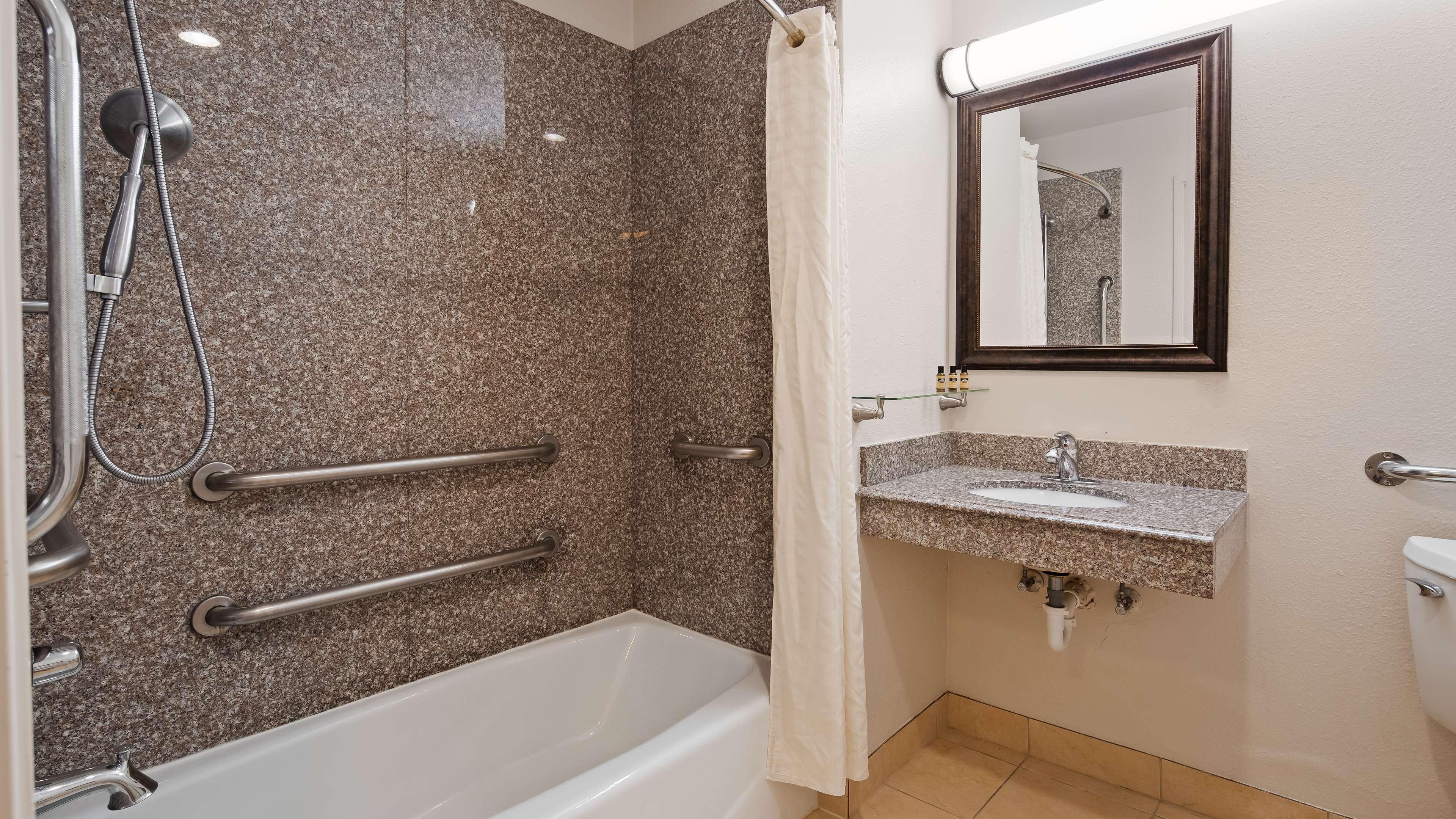 Best Western Plus Kansas City Airport - Kci East Bagian luar foto
